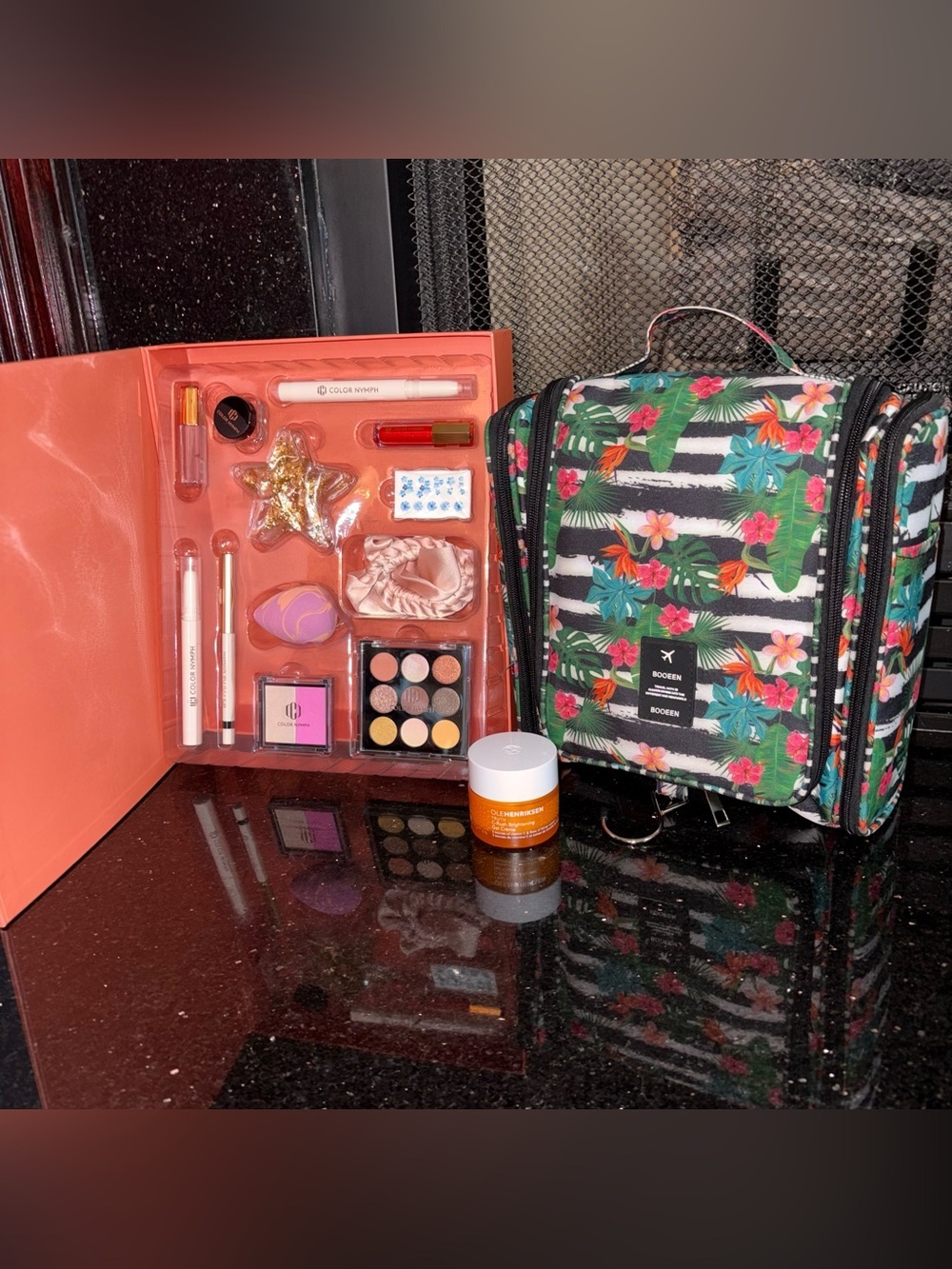 Booeen Travel, Ole Henriksen Truth C-Rush & Color Nymph